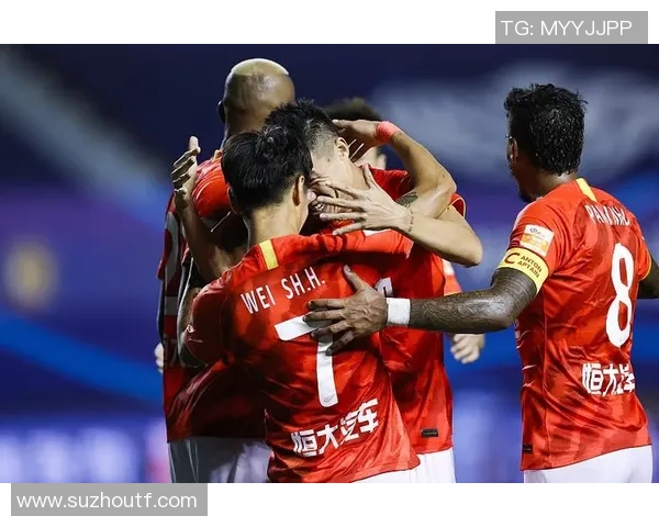 恒大与苏宁激战正酣中超巅峰对决引发球迷热议与期待 恒大与苏宁激战正酣中超巅峰对决引发球迷热议与期待